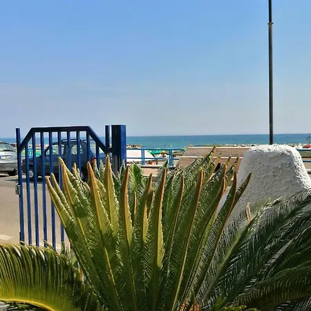 Monolocale Tirreno Studio Seafront Formia Exterior photo