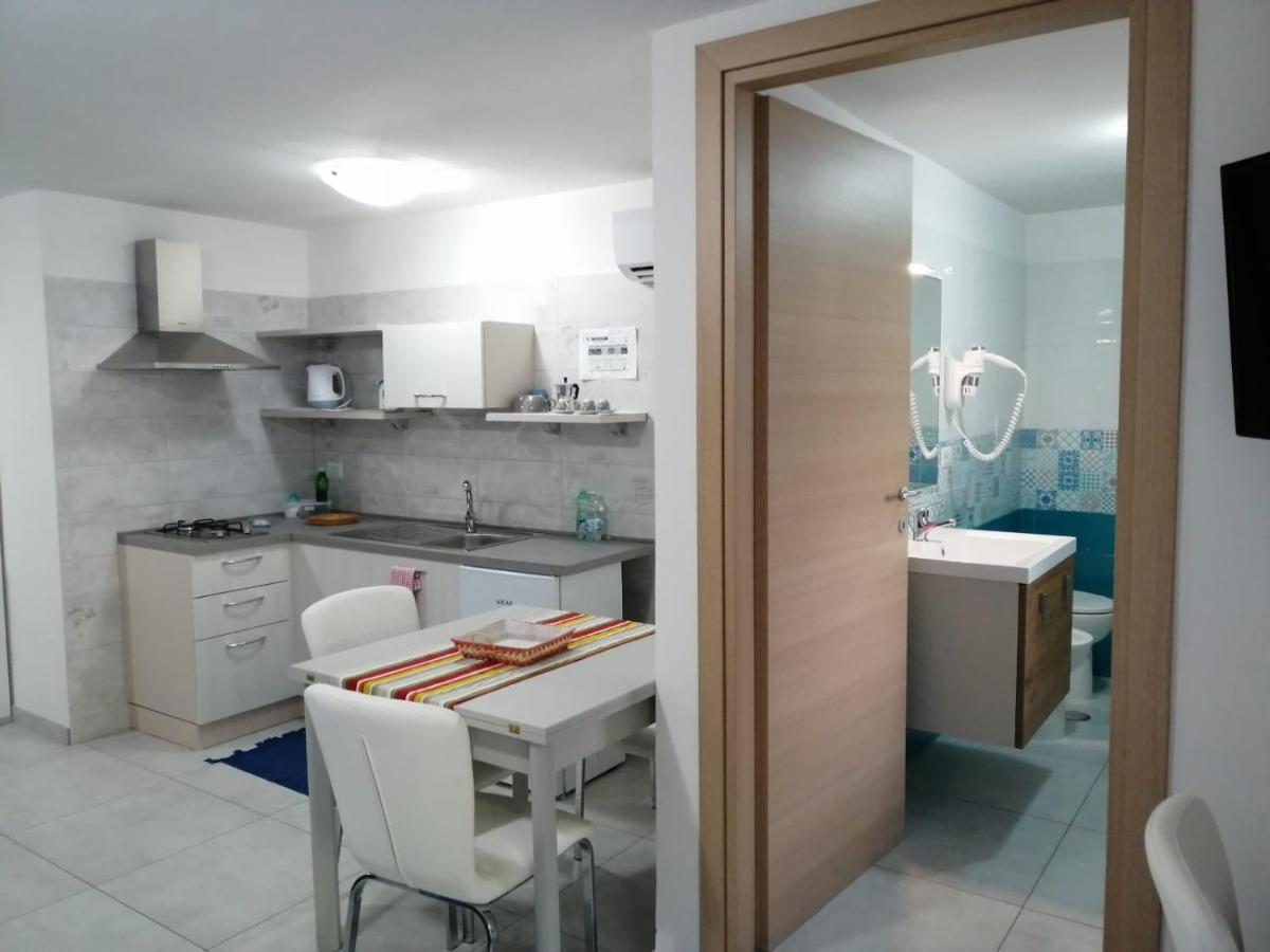 Monolocale Tirreno Seafront Apartment *